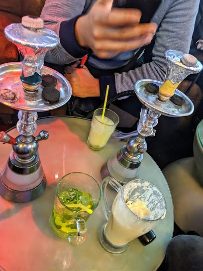 The Famou’s, Bar à Saint-Denis