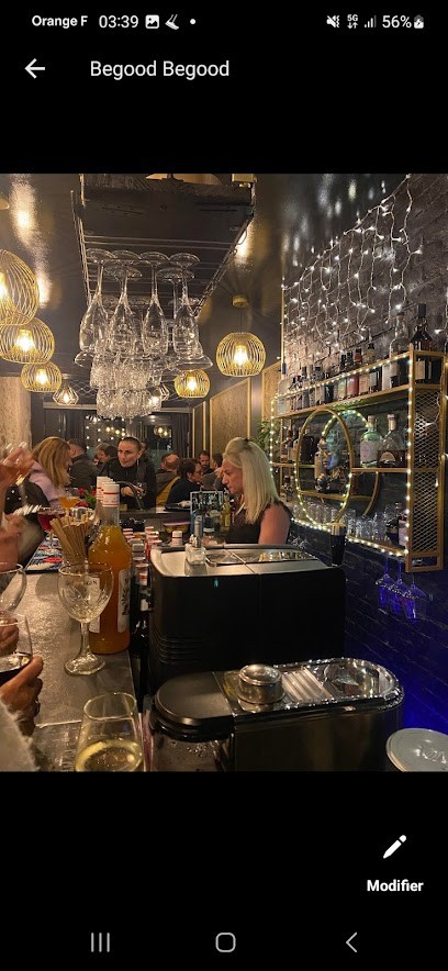 Le Secret, Bar à Orléans