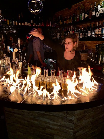 LE K1ZE BAR, Bar à Paris 02