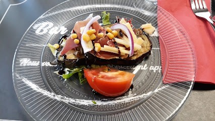 Bar Le Quarante, Bar à Quarante