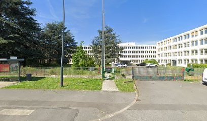 Lounesfilms, Bar à Ris-Orangis