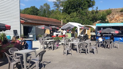 Quai des Brumes, Bar à Lacrost