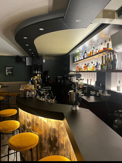 Takamaka, Bar au Mans