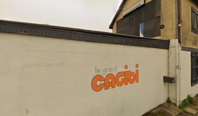 L’endroit, Bar à Tours