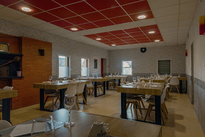 Le Gwen Ha Du, Bar à la Chapelle-de-Brain
