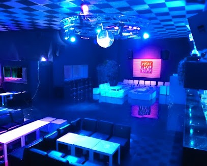 L'Artiste (bar Festif Dansant), Bar à Roquebrune-sur-Argens