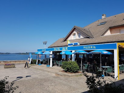 Le Delta Bar Δ, Bar à Salles-Curan