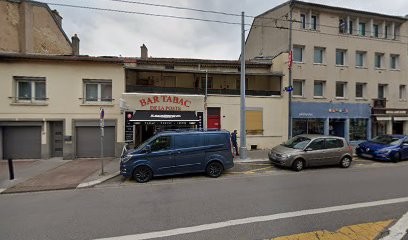 Grazioso Sebastien, Bar à Saint-Max