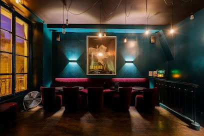 HÔme Bar, Bar à Paris 07