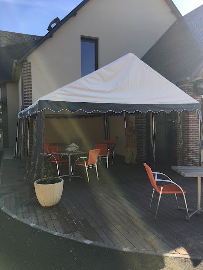 L'aviateur, Bar à Crulai