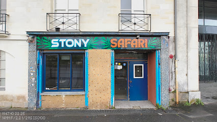 Stony Safari, Bar à Nantes