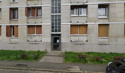 Dezeha, Bar à Creil