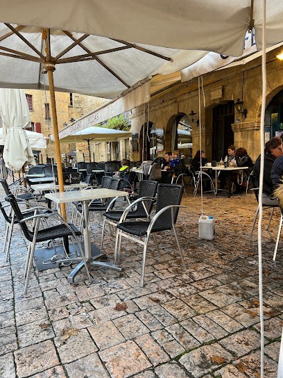 Le Festival, Bar à Aubas