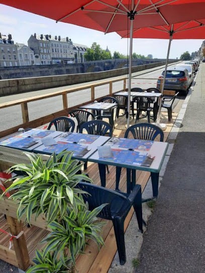 Le Bistro De Paris, Bar à Laval