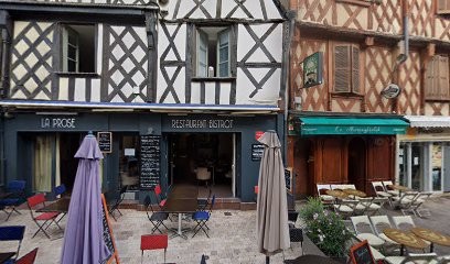 Bruerre Floris Alain Michel V, Bar à Bourges