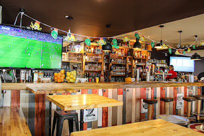 Café De La Place, Bar à Annecy