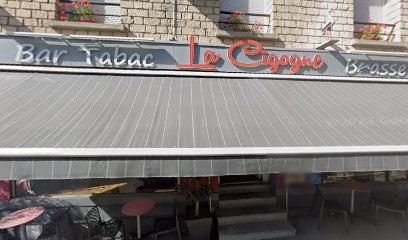 Sarah-ethan Snc, Bar au Hom