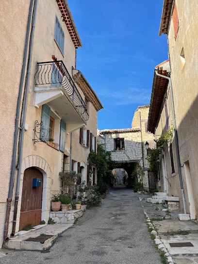 La Folle Noire, Bar à Tourrettes