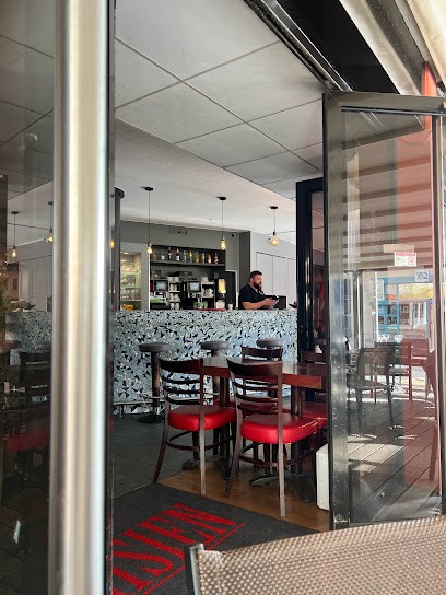 Café Parisien, Bar à Chaumont