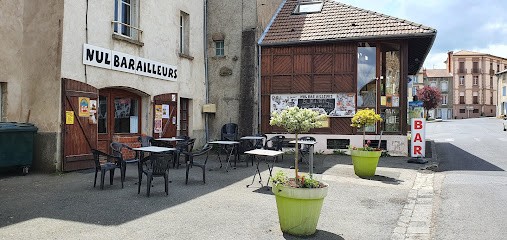 Nul Bar Ailleurs, Bar à Saint-Germain-l'Herm