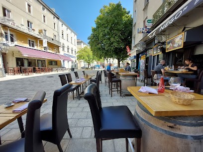 Le Négo, Bar à Orange