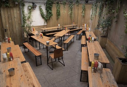 KIEZ Biergarten Montmartre, Bar à Paris 18