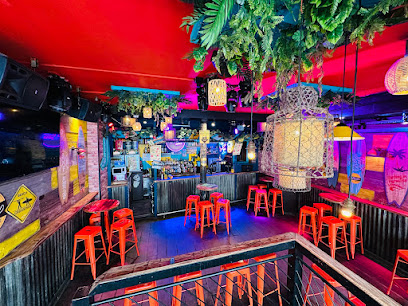 California Avenue, Bar à Paris 01