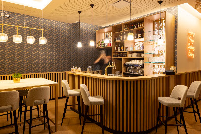 Bar & Brasserie Dionisens, Bar à Sens
