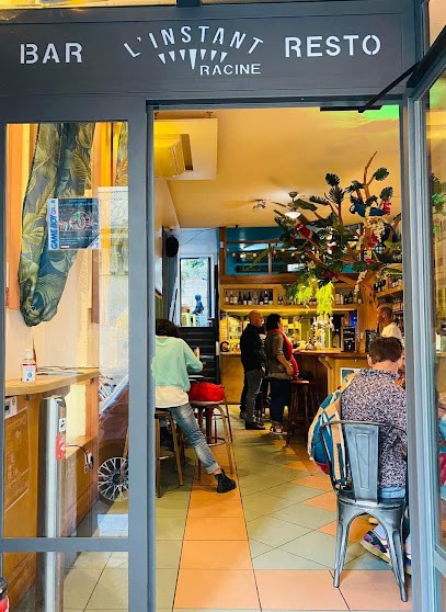 L'Instant T, Bar à Nîmes