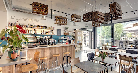 L'accordéon, Bar à Samoëns