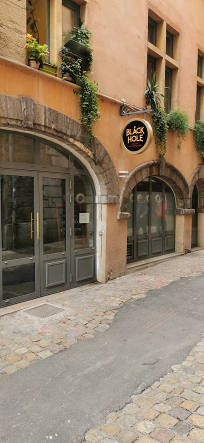Black Hole, Bar à Lyon 05