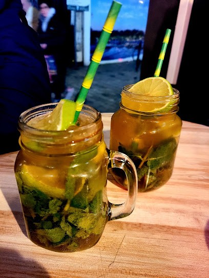 L'embuscade, Bar à Orléans