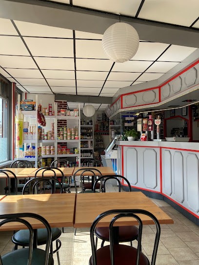 Le QG, Bar à Yébleron