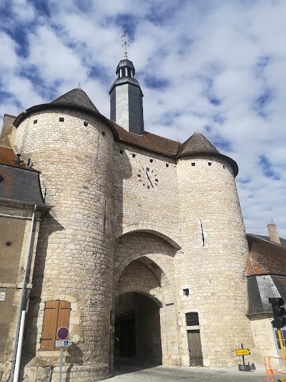 Deendee, Bar à Mehun-sur-Yèvre