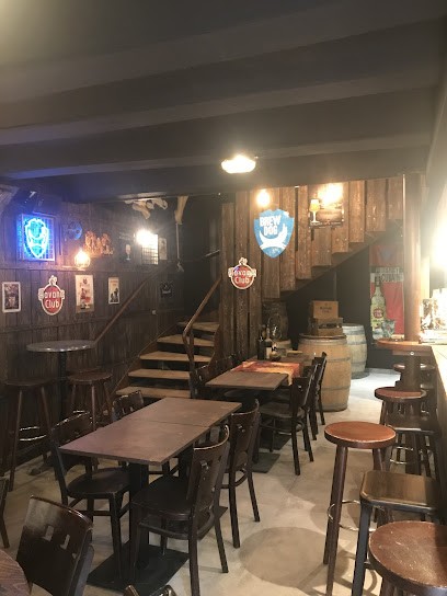 The Black Pearl Bar, Bar à Aiguilhe