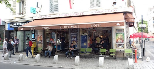 Ould Braham Ouramdane, Bar à Saint-Denis