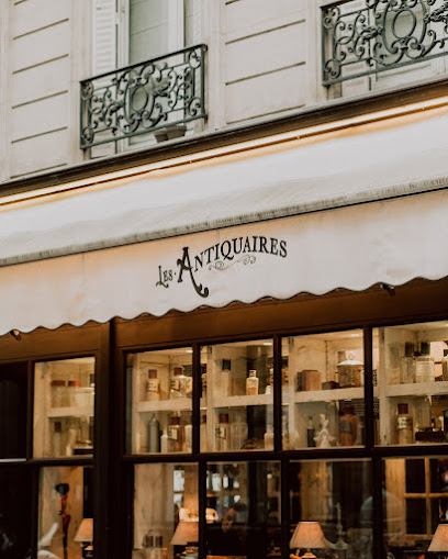 Les Antiquaires, Bar à Paris 07
