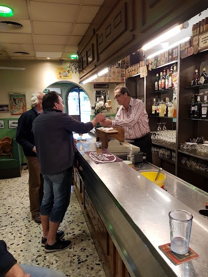Bar Des 4 Chemins, Bar à Grasse