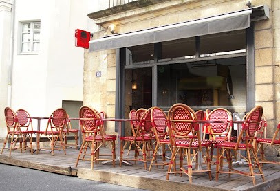 Le Café Rouge Mécanique, Bar à Nantes