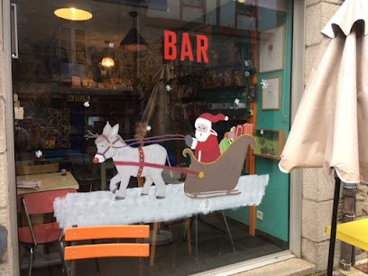 Gaston Et Pettersson, Bar à Josselin