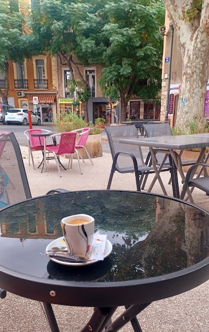 Bar de L Avenir, Bar à Estagel