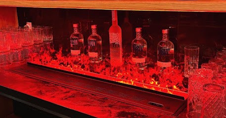 Les 3 Chapeaux, Bar à Aiguilhe