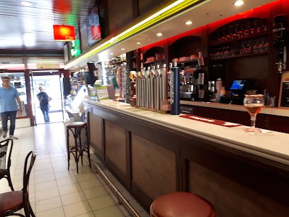 Le Corona, Bar à Croix