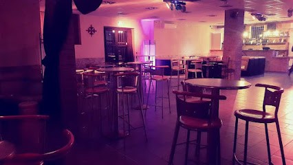 Le Coin De France, Bar à L'Aiguillon