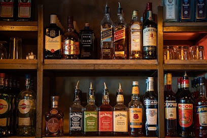 WONDERLAND, Bar à Saint-Laurent-du-Var