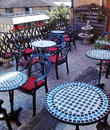 The Holy Flaceau, Bar au Mans