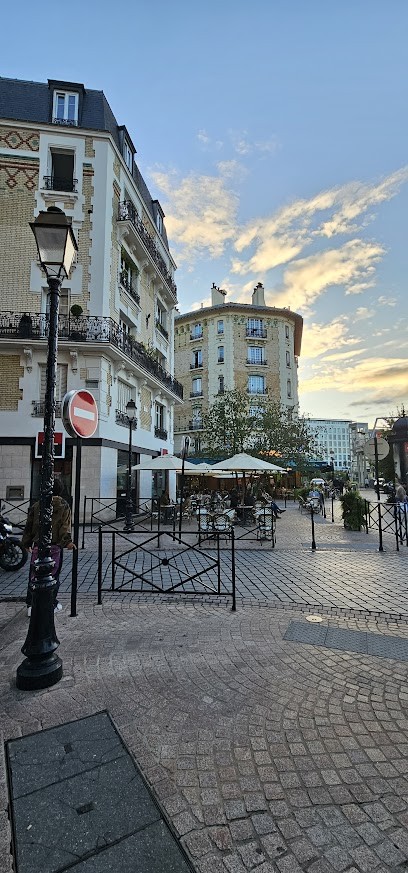 Le Rapid Bar, Bar à Courbevoie