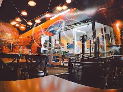 Le Quartier Général, Bar à Pézenas