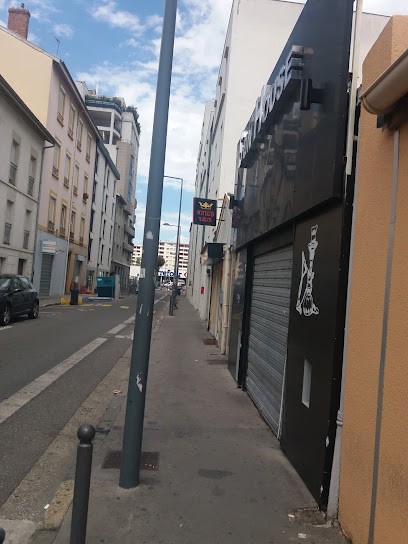 Sun House, Bar à Villeurbanne