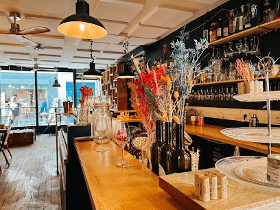 Les P'tits Potes - Bar à Vin De Copains, Bar à Paris 17